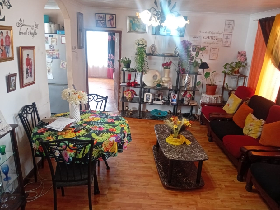 4 Bedroom Property for Sale in Kwanonqaba Western Cape